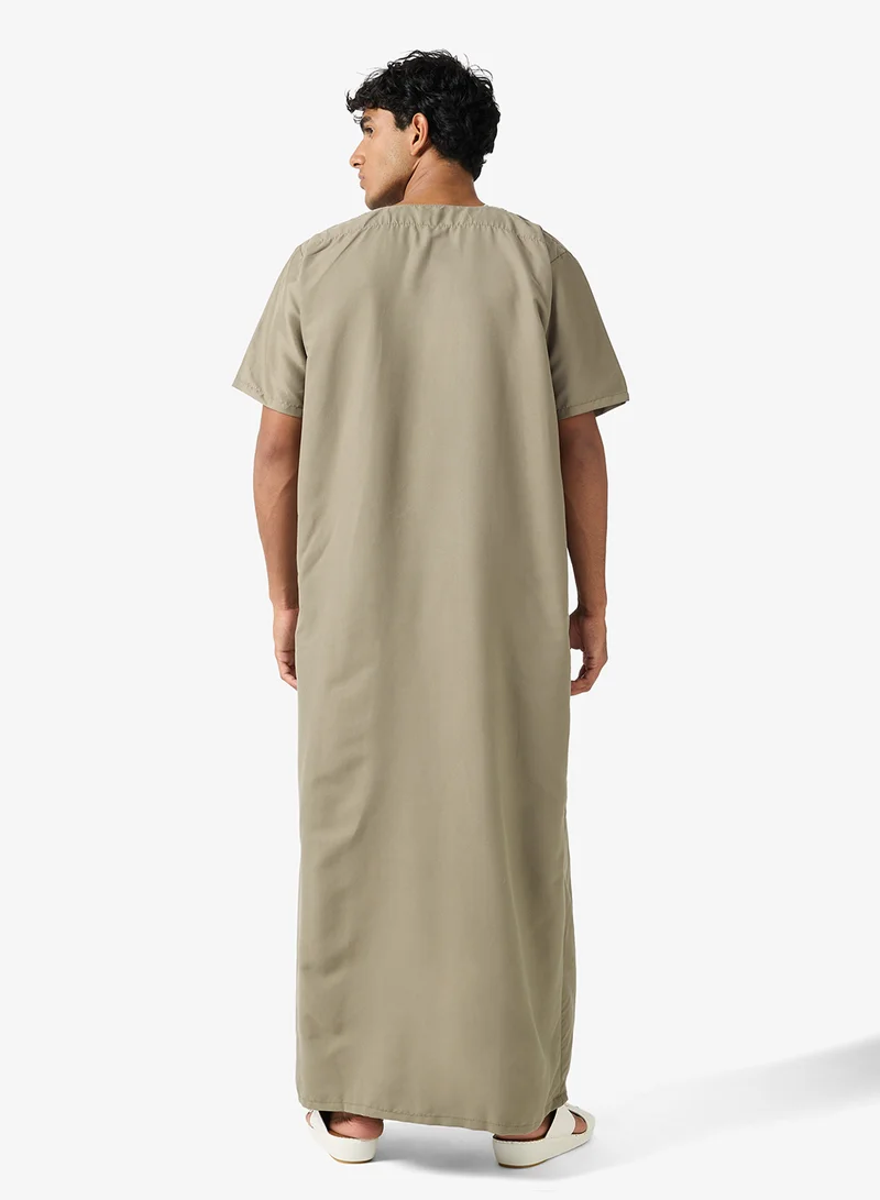 روبرت وود ثوب كلاسيكي بياقة مستديرة